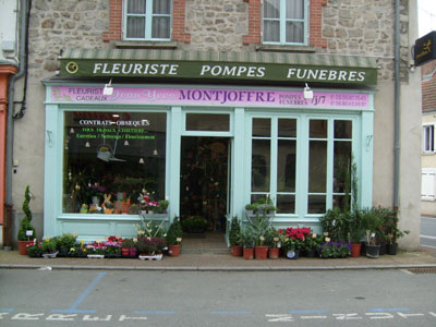 Vitrine du magasin Montjoffre fleurs  Auzances